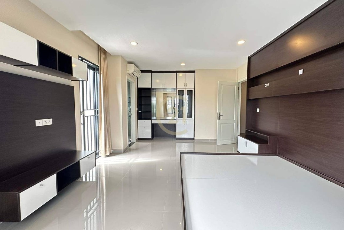 Queen Villa for Sale Borey Chip Mong 271