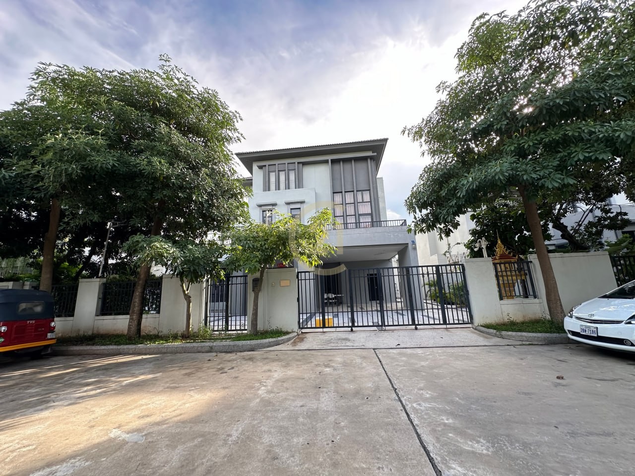 Queen Villa for Sale Borey Chip Mong 271