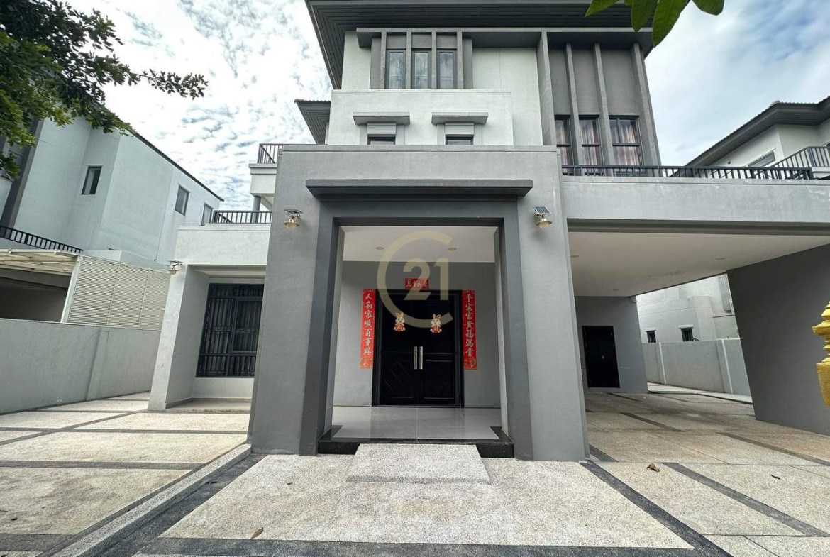 Queen Villa for Sale Borey Chip Mong 271