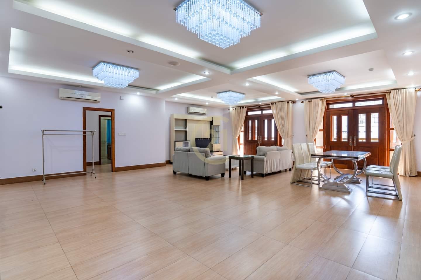 Serviced Apt available for lease with fully furnished