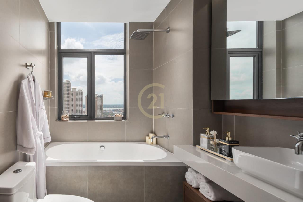 LUXERY THREE BEDROOM FOR RENT
