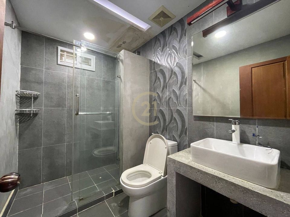 6 LOVELY ONE BEDROOM FOR RENT