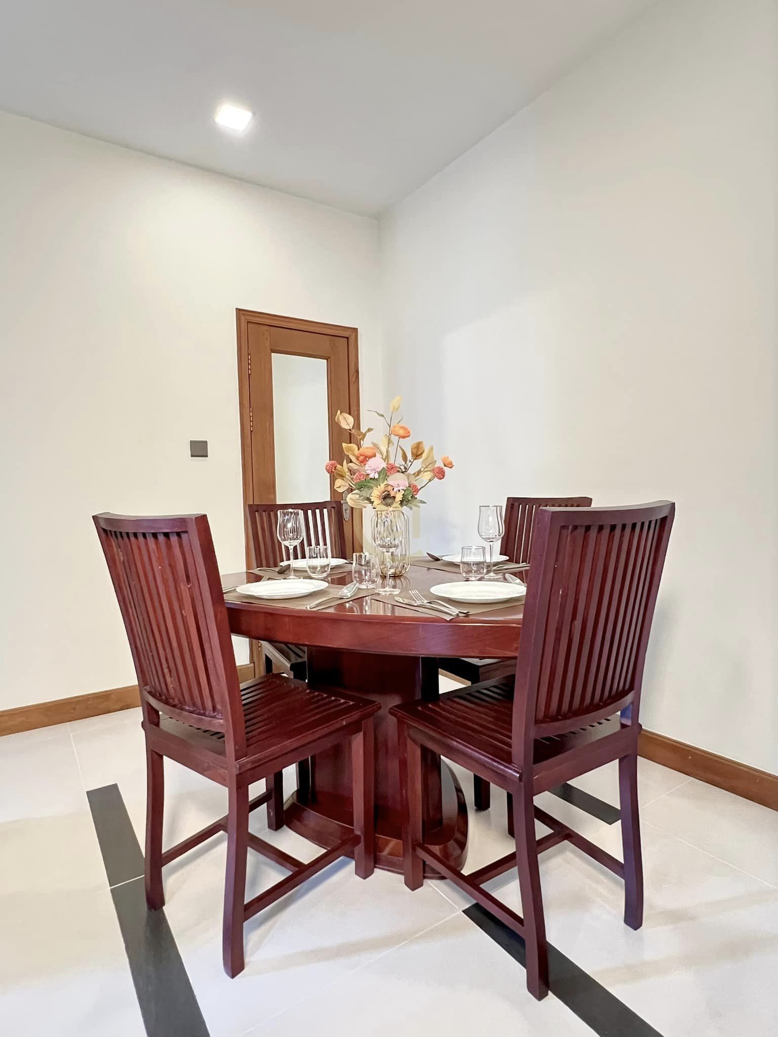 7 LUXERY TWO BEDROOM FOR RENT