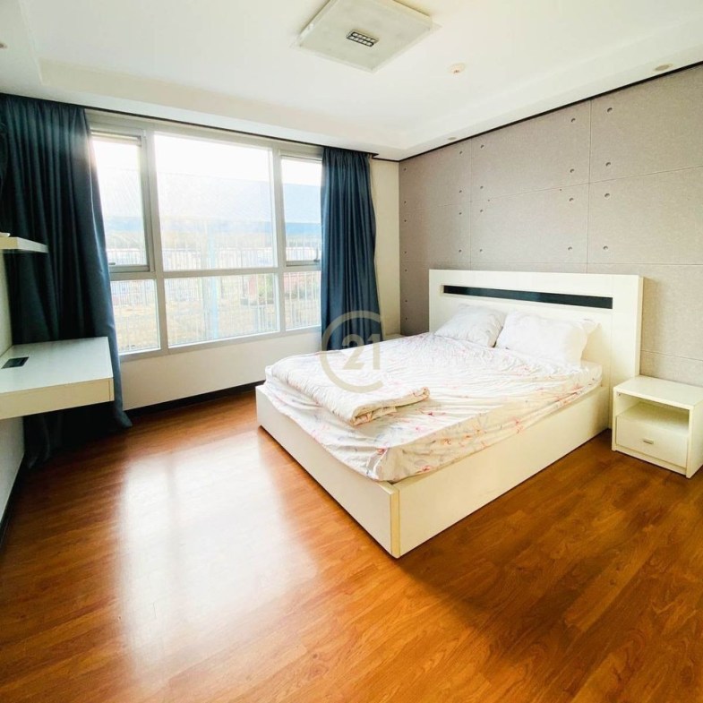 LUXERY THREE BEDROOM FOR RENT