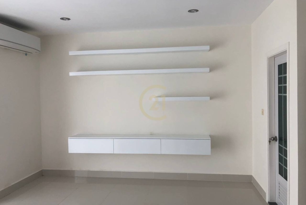 Villa for rent at Borey Peng Hout1