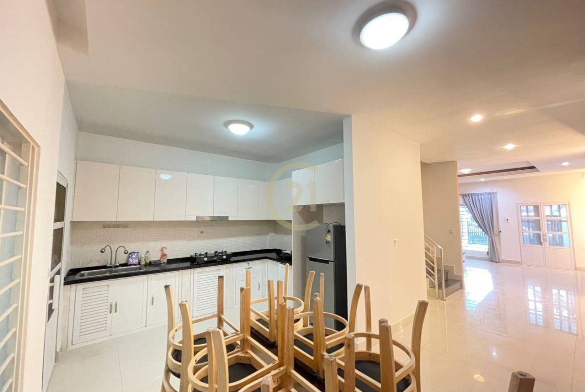 Villa For Rent At Peng Hout Boeng Snor