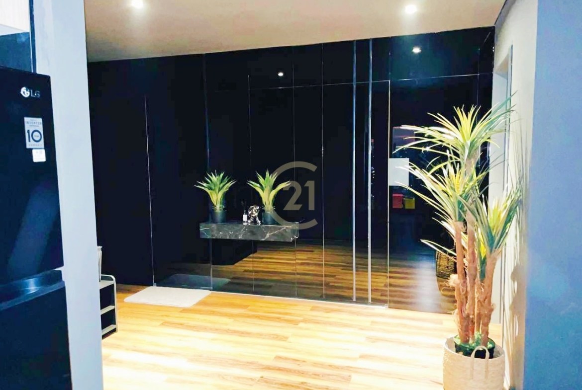 WESTERN TWO BEDROOM FOR RENT