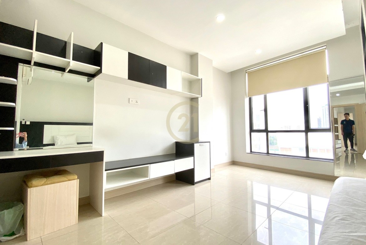 Modern Two bedroom for rent at 7 Makara