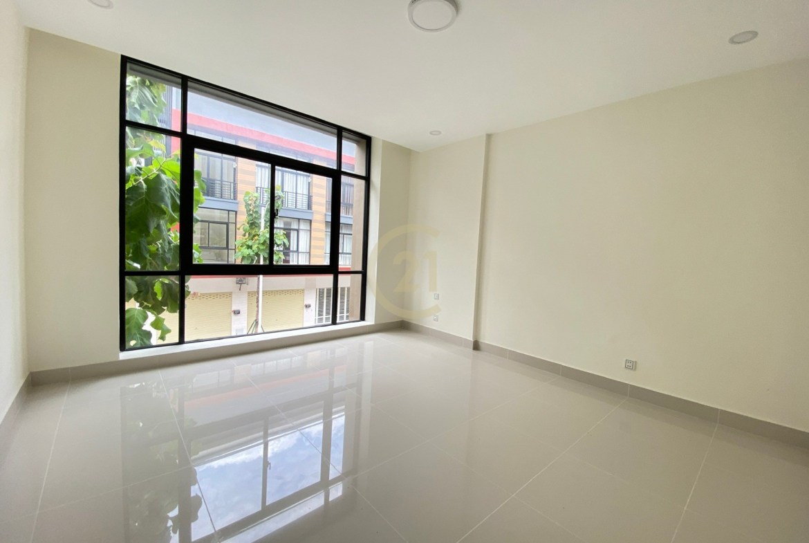 Shophouse for rent at Peng Hout