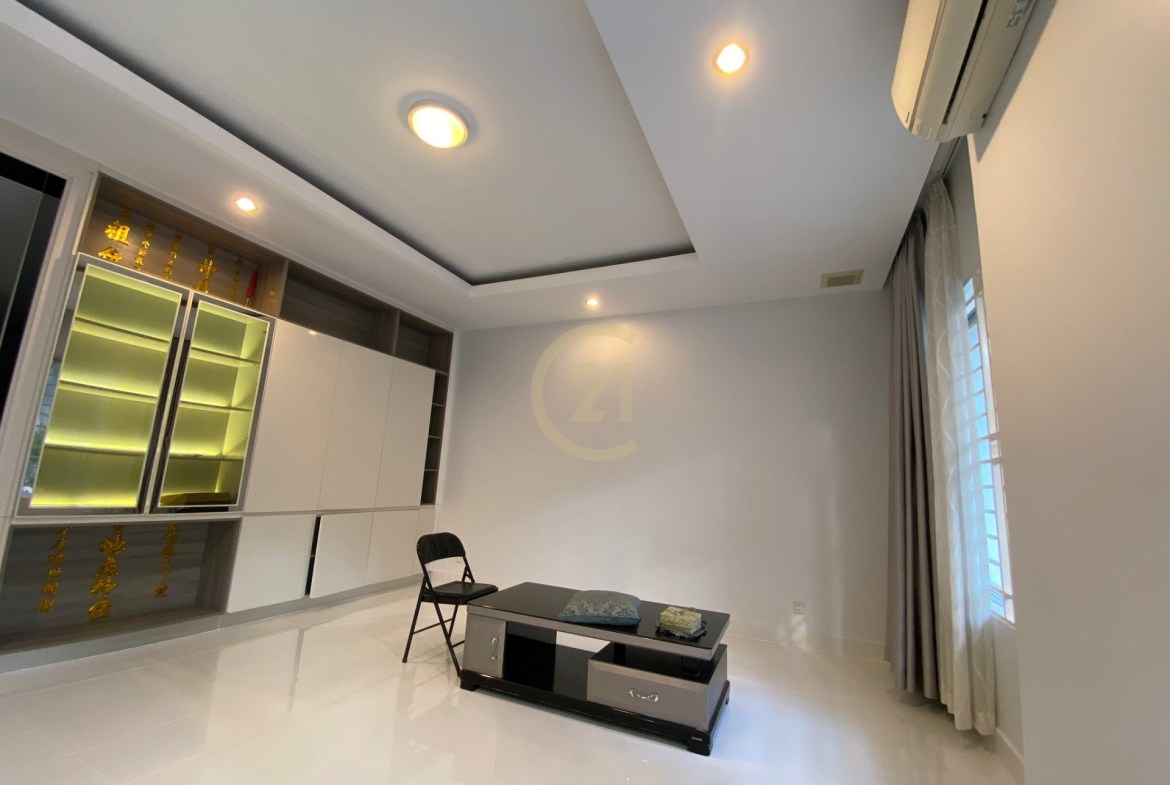 Luxury Villa for rent at Peng Hout near aeon 2