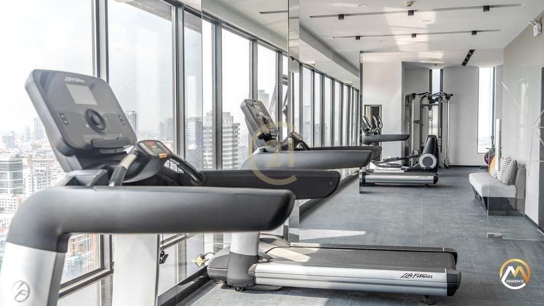 Modern Studio condo for rent at M Residence