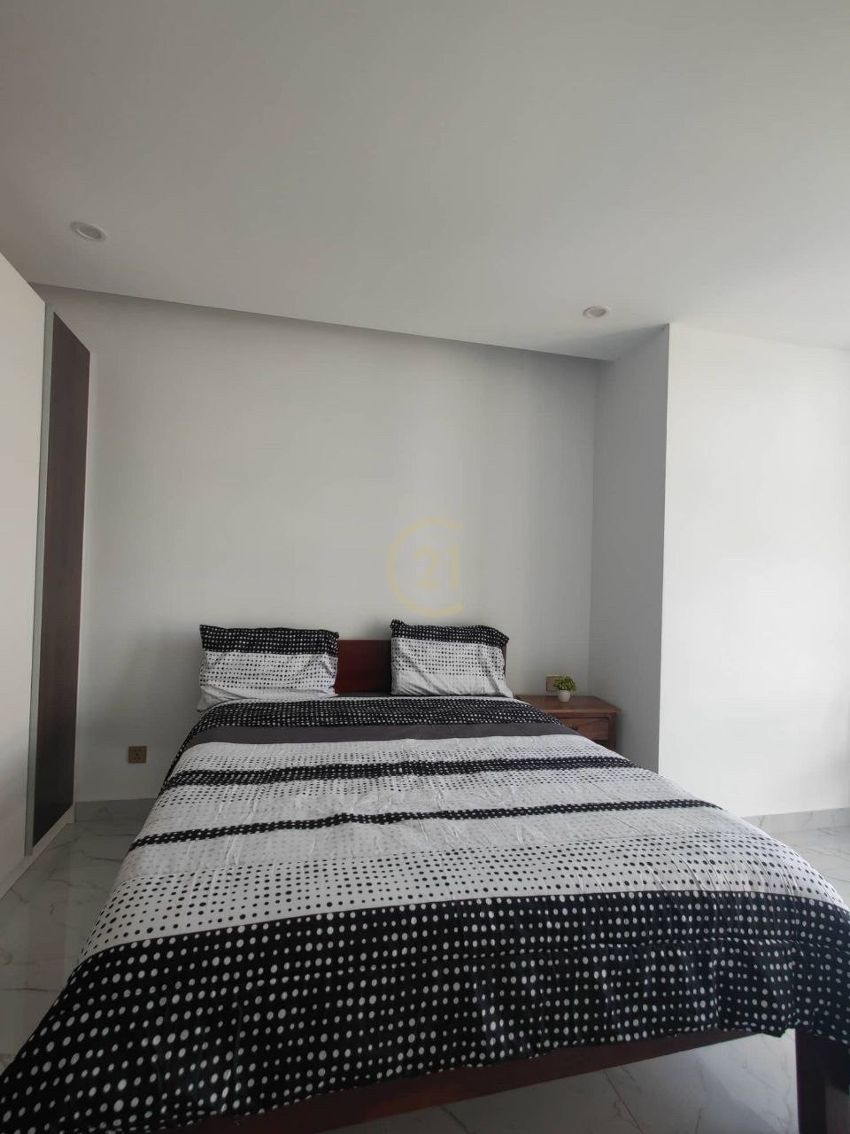 F48DEE81-9A76-465C-8F37-E48C73749378 Modern studio room for rent