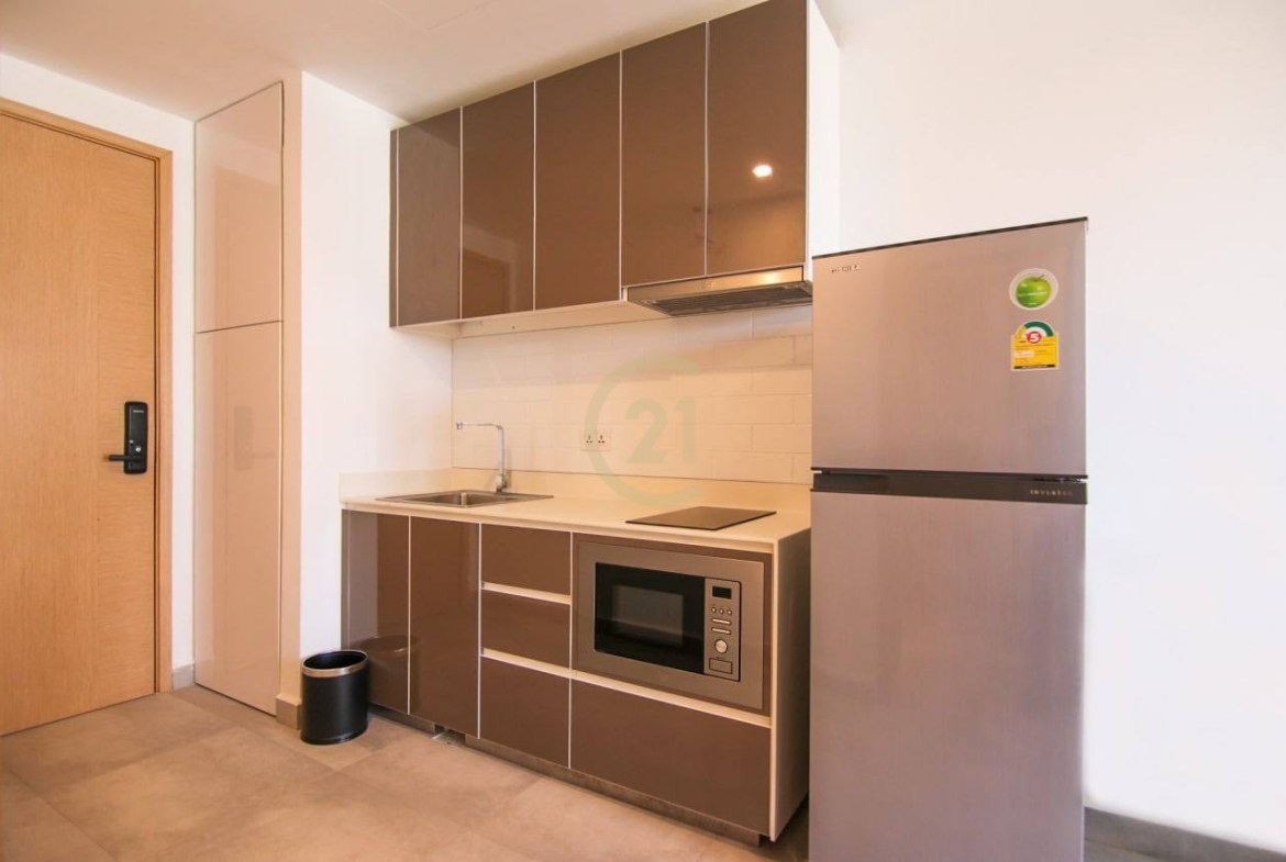 Brand new studio room for rent on street 2004