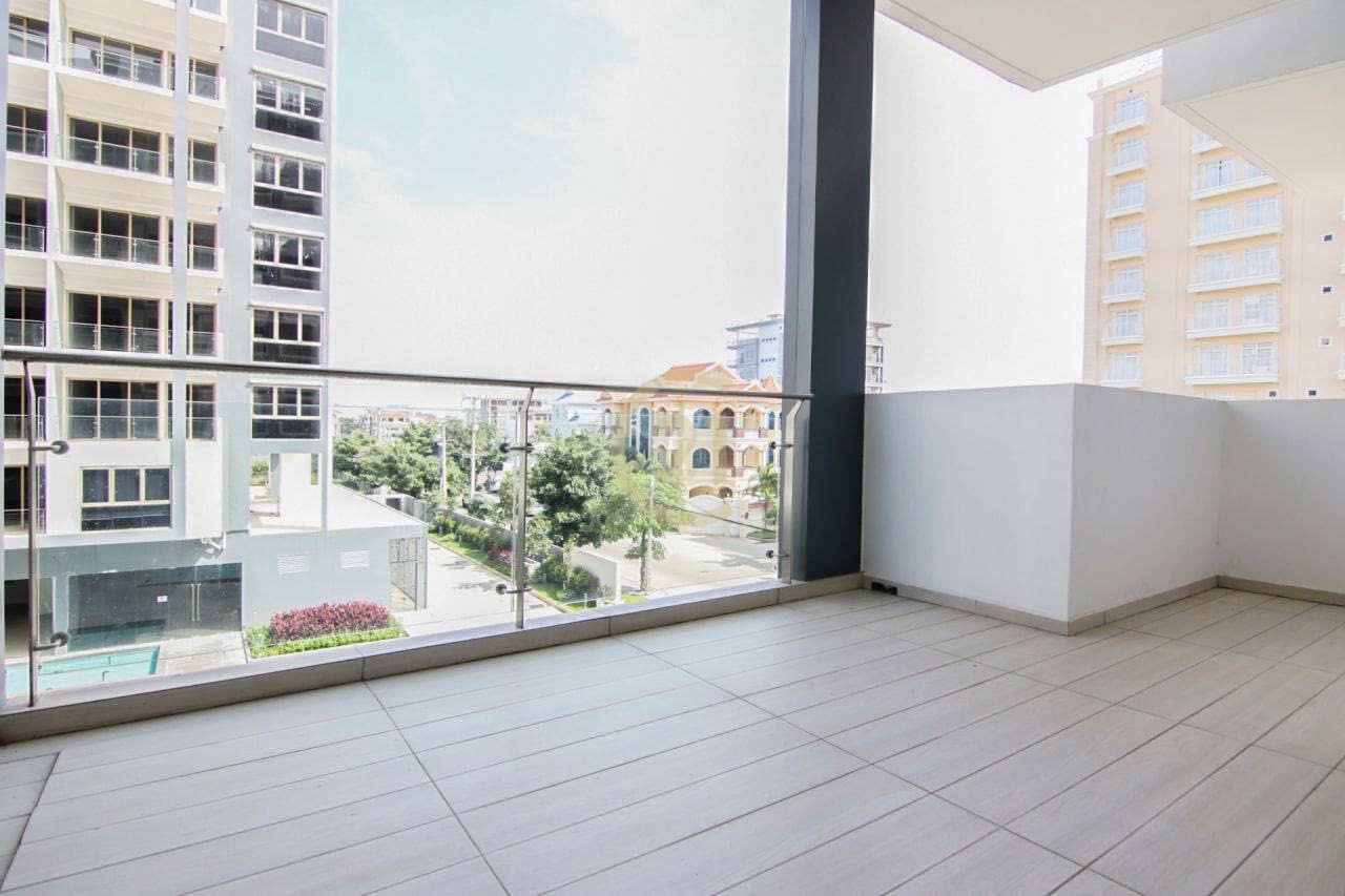 Brand new studio room for rent on street 2004
