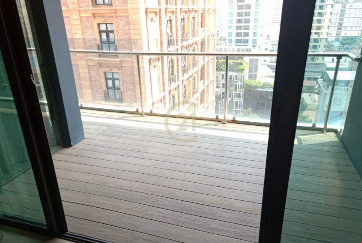 Condo for rent at Skyline