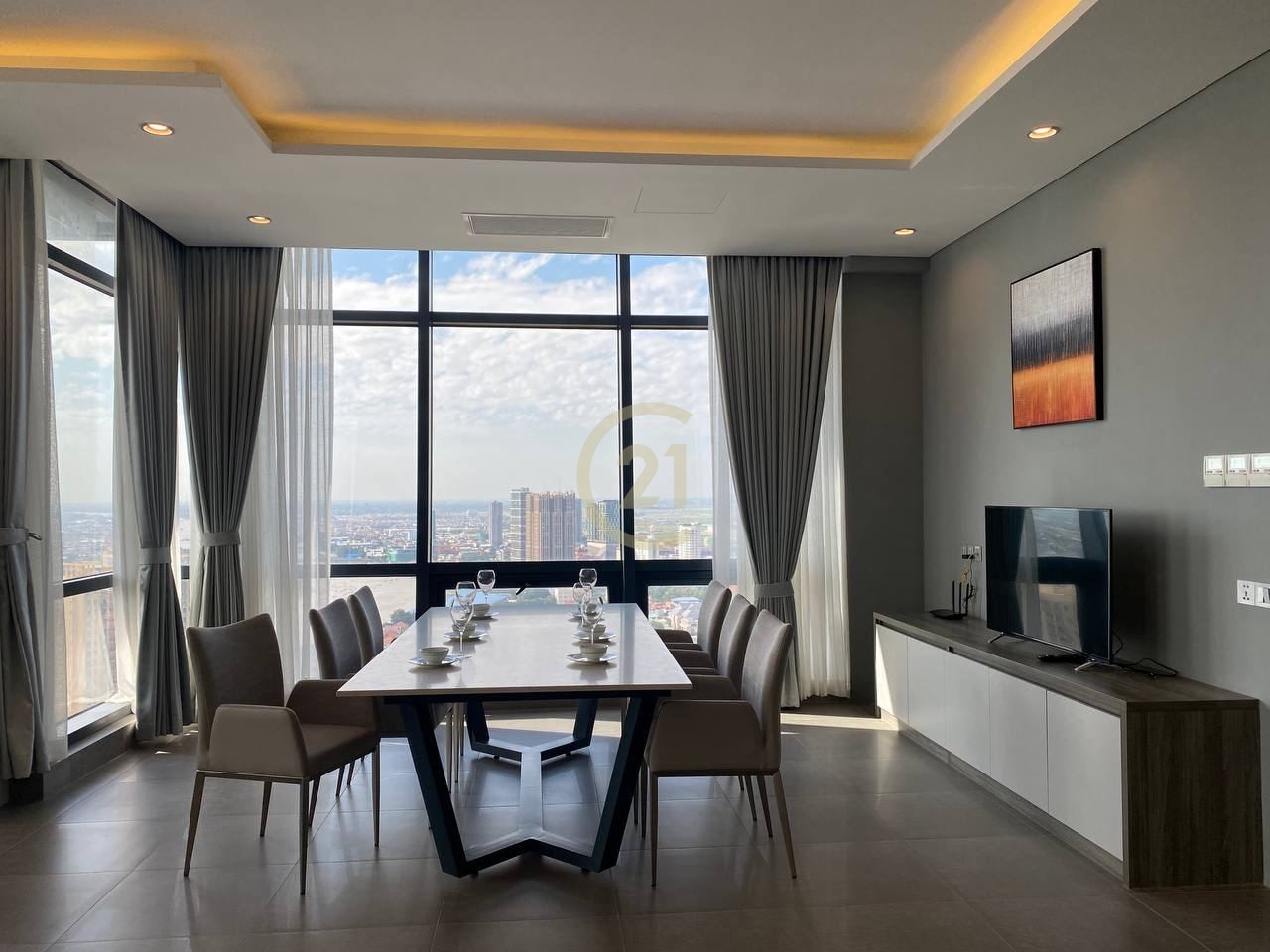 Four bedroom for rent at Sky Villa