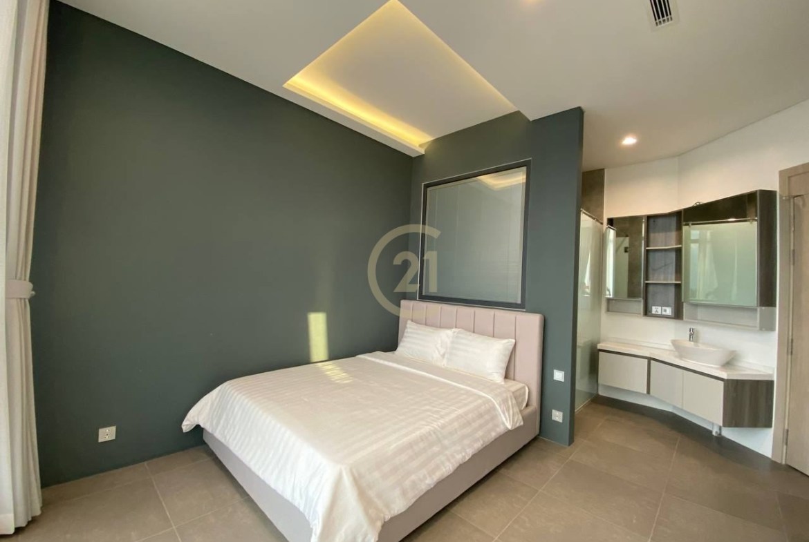 Four bedroom for rent at Sky Villa