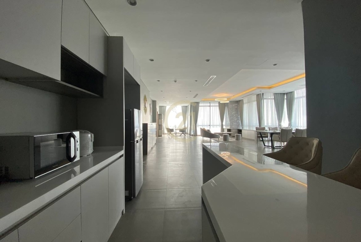 Four bedroom for rent at Sky Villa