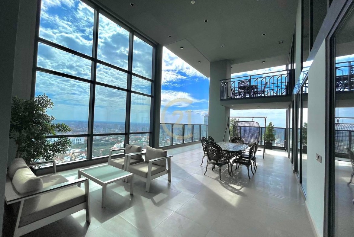 Penthouse 5 bedroom for sale at Aeon1 supermarket