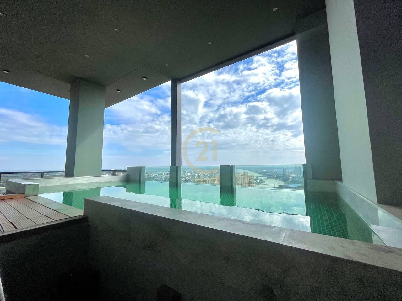 Penthouse 5 bedroom for sale at Aeon1 supermarket
