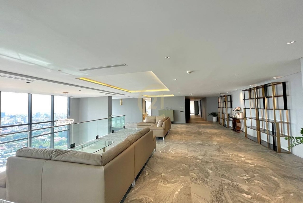 Penthouse 5 bedroom for sale at Aeon1 supermarket