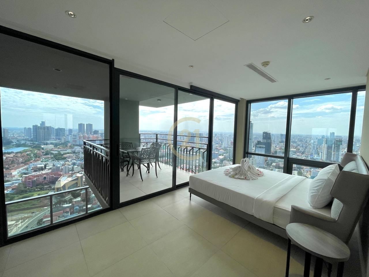 Penthouse 5 bedroom for sale at Aeon1 supermarket