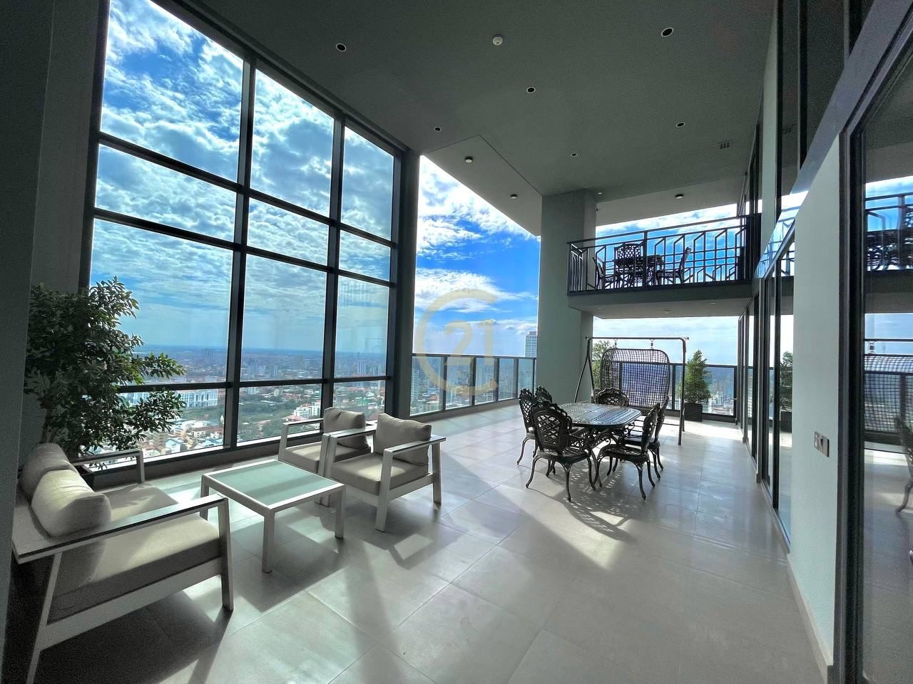 Penthouse 5 bedroom for sale at Aeon1 supermarket