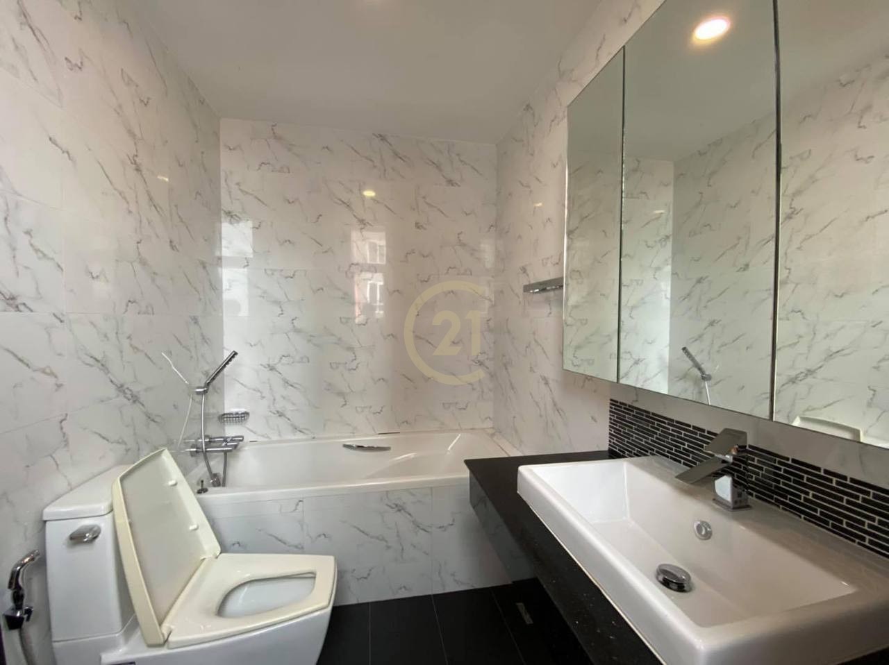 Gorgeous Apartment 3 Bedrooms For Rent