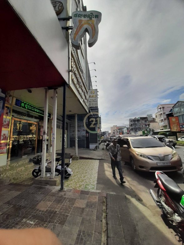 Shophouse for rent at Steng Meanchey