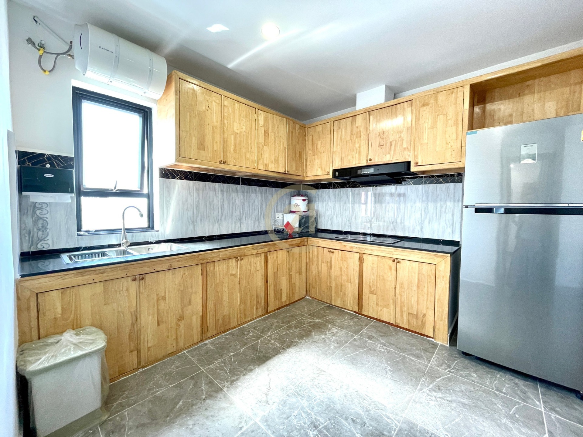 Luxury Two bedroom for rent at Toul Tom Poung