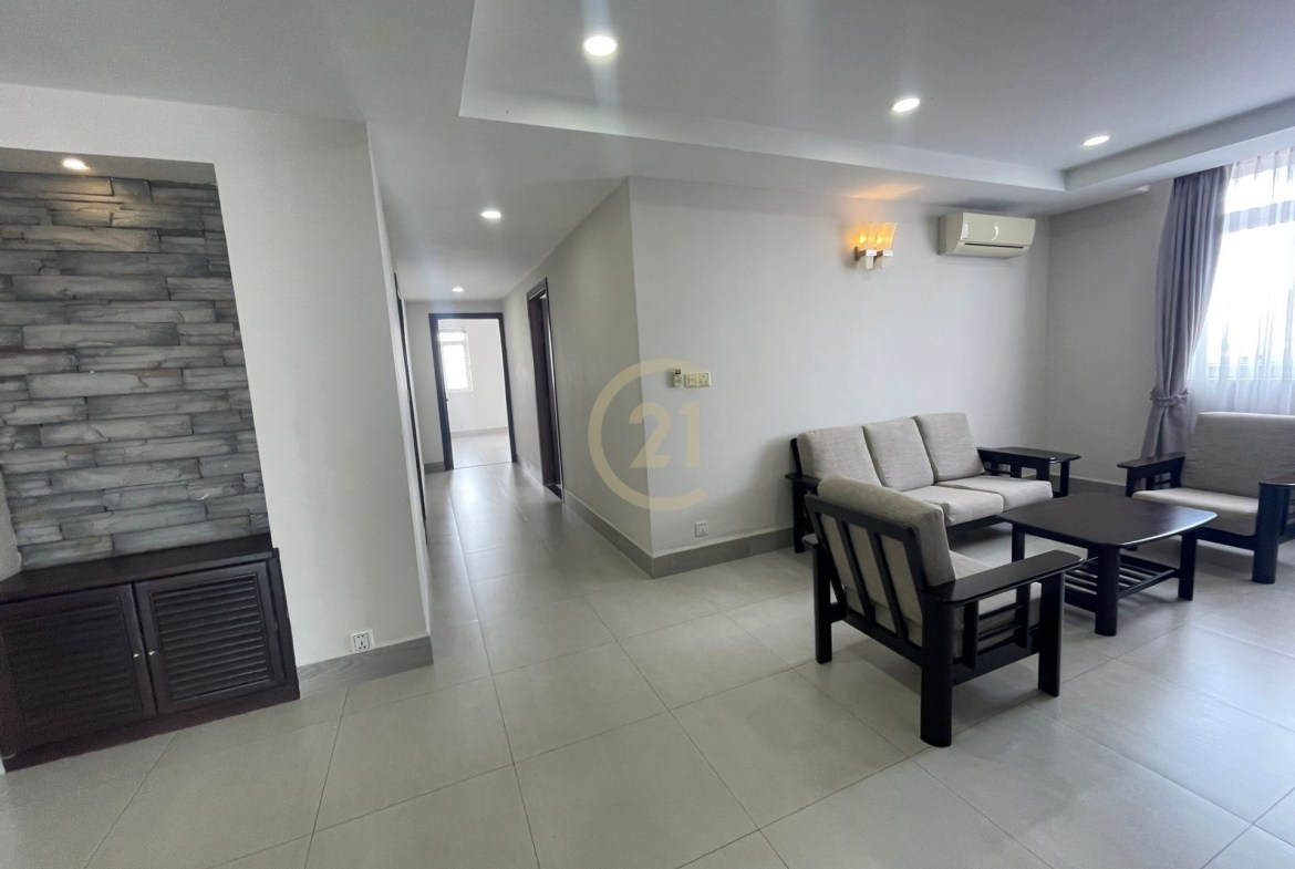 Spacious 3 Bedroom Available Olympic Area