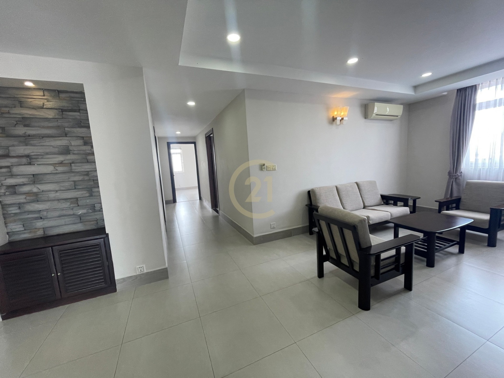 Spacious 3 Bedroom Available Olympic Area