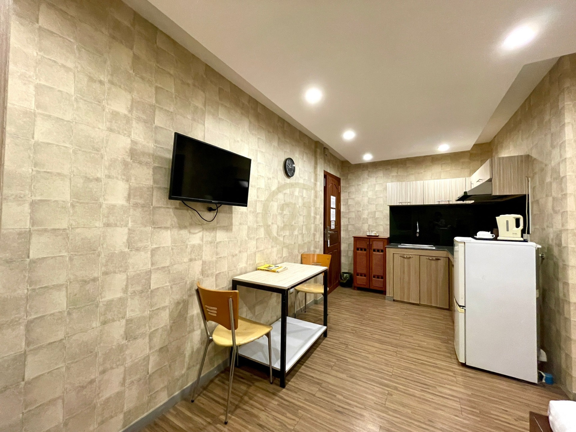Modern studio room for rent at BKK2