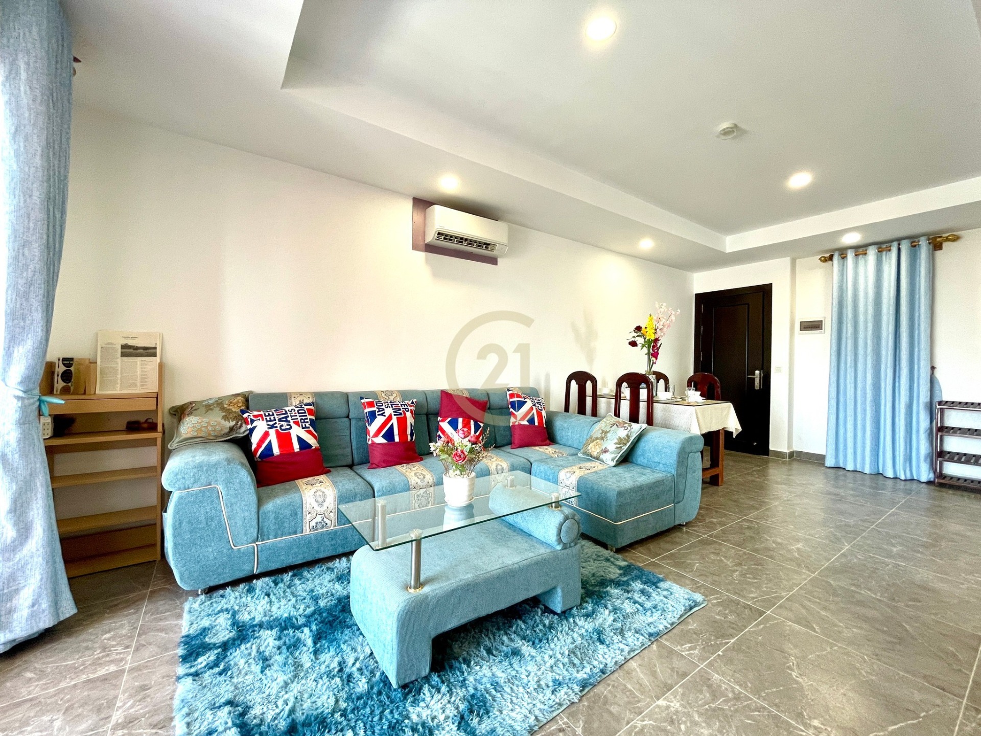 Luxury Two bedroom for rent at Toul Tom Poung