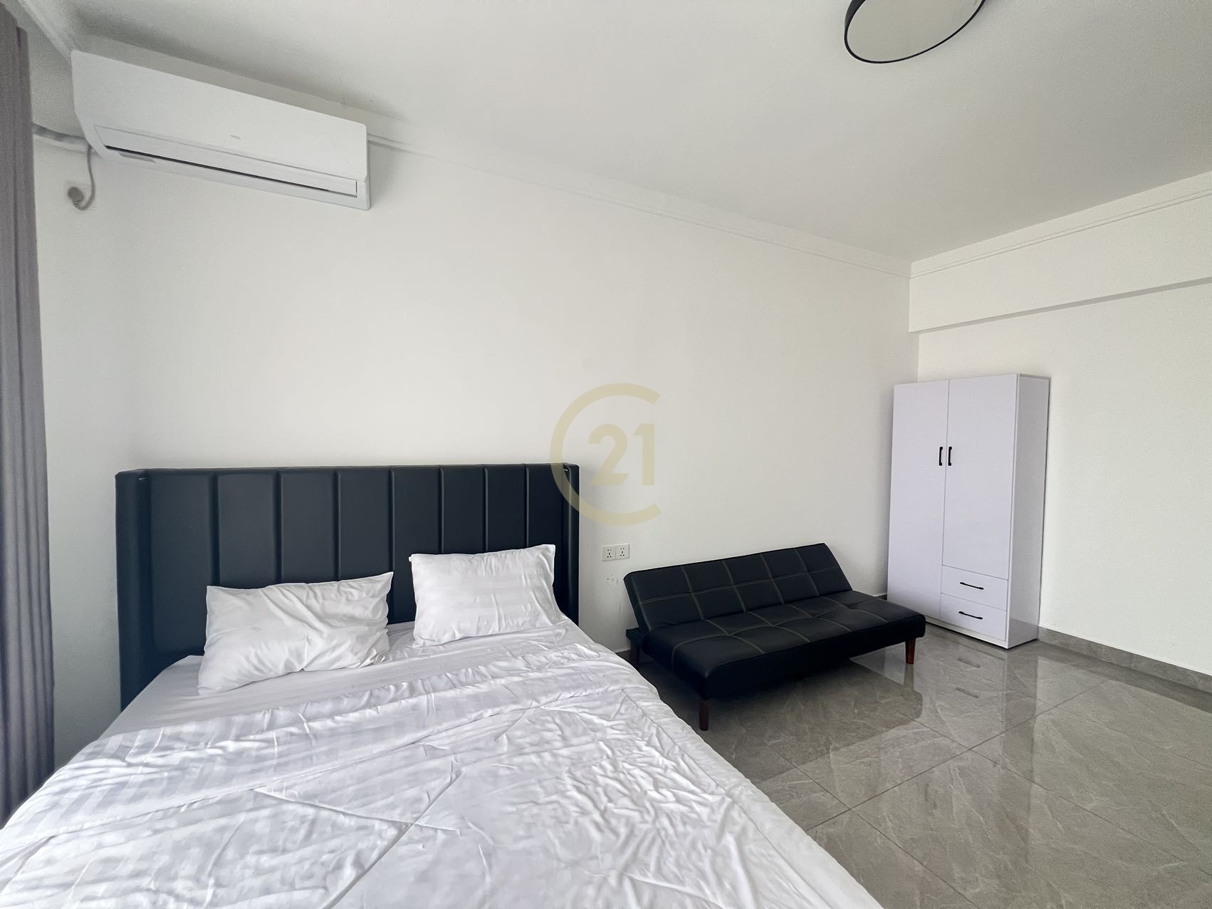 brand new studio room for rent at Riverside