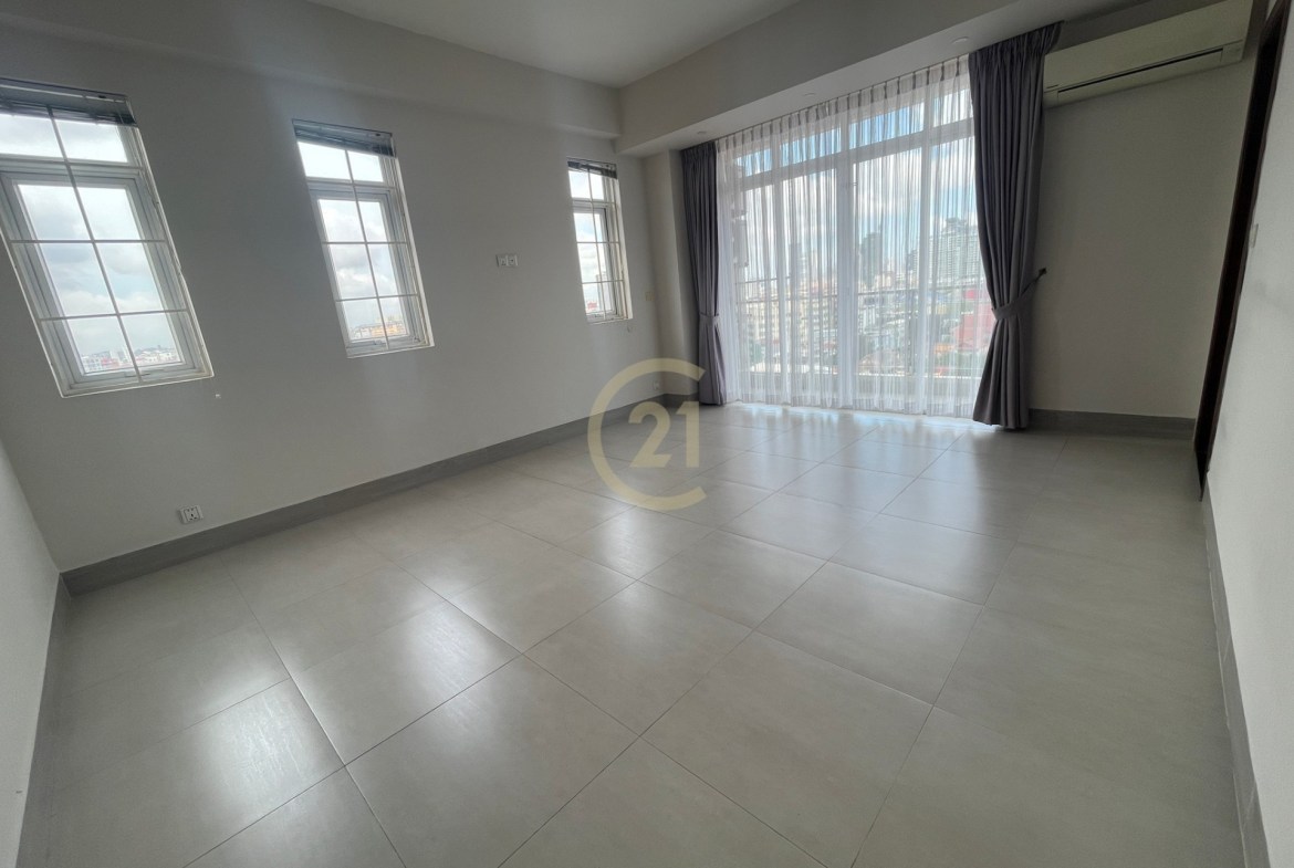 Spacious 3 Bedroom Available Olympic Area