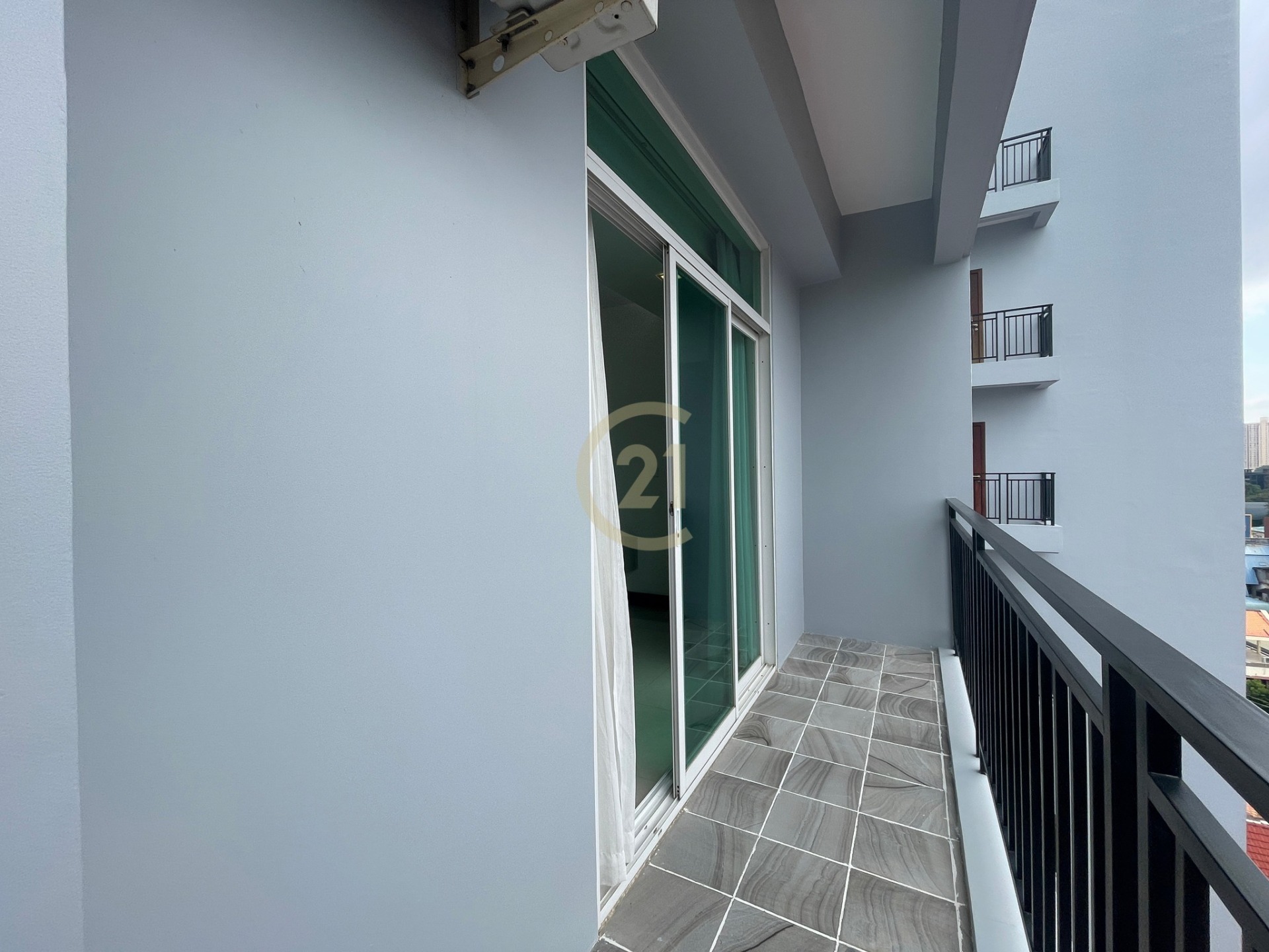 Spacious 2 Bedroom Available BKK3