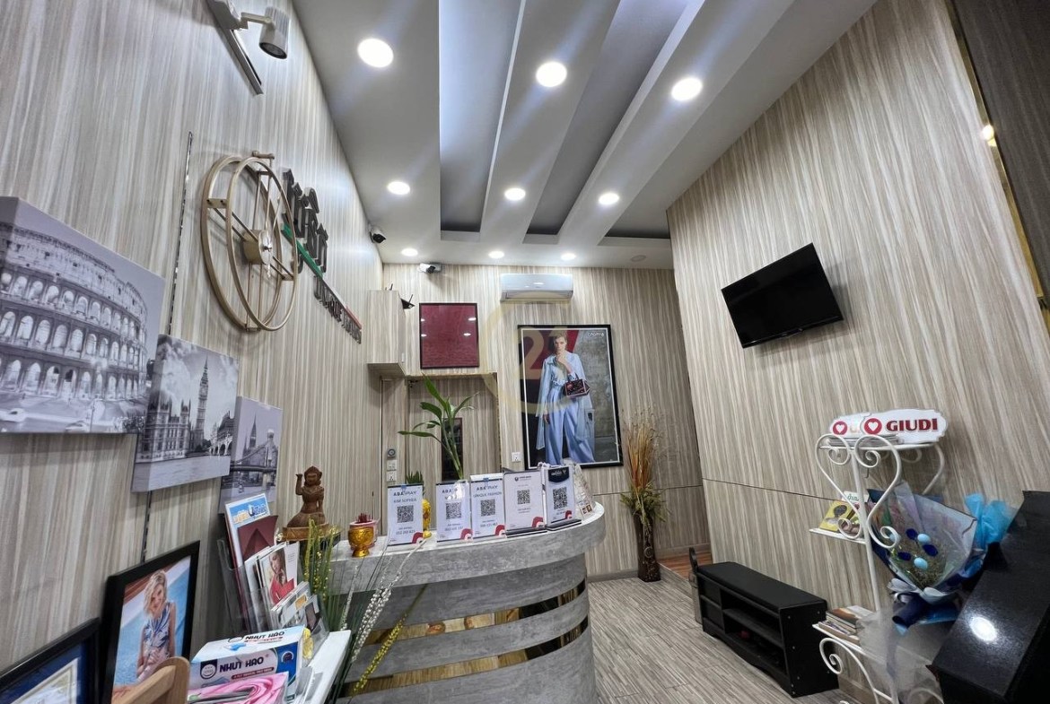 Best SHOP HOUSE for sale at Daun Penh