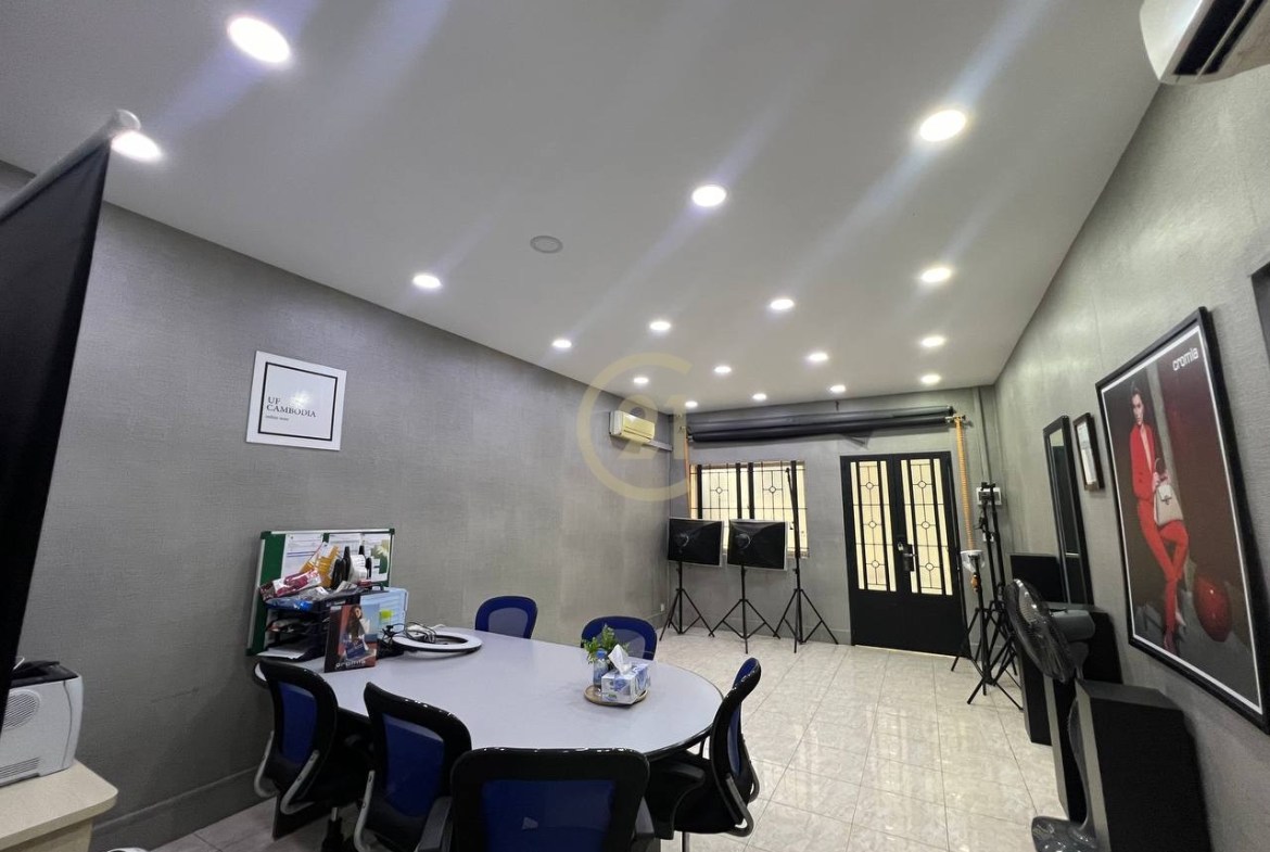 Best SHOP HOUSE for sale at Daun Penh
