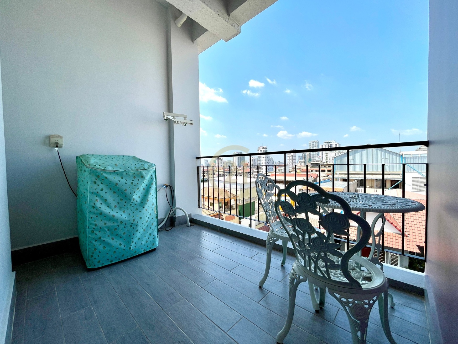 Brand new one bedroom for rent at Toul tom poung