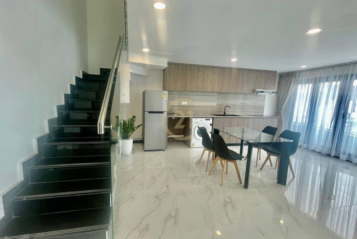 Luxury three bedroom for rent with fully furniture