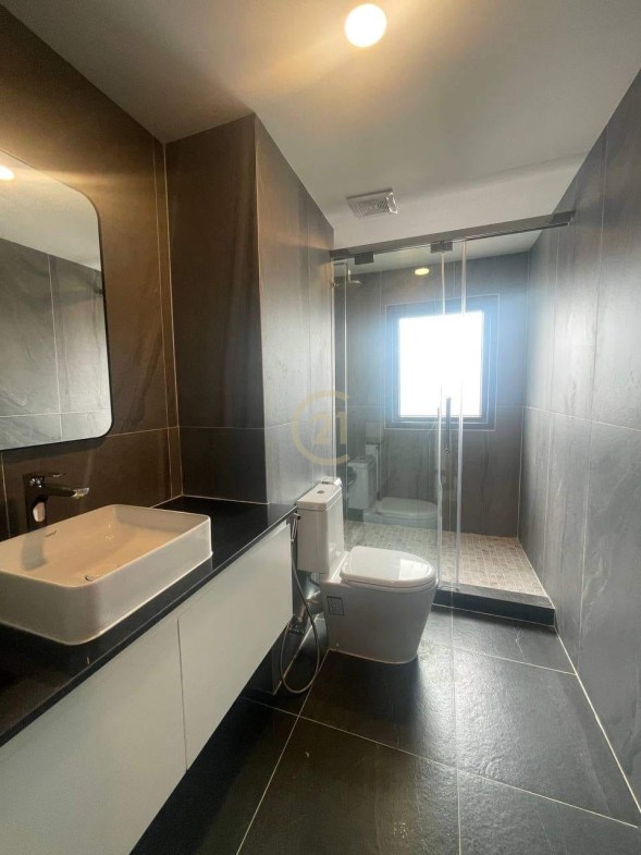 Luxury three bedroom for rent with fully furniture