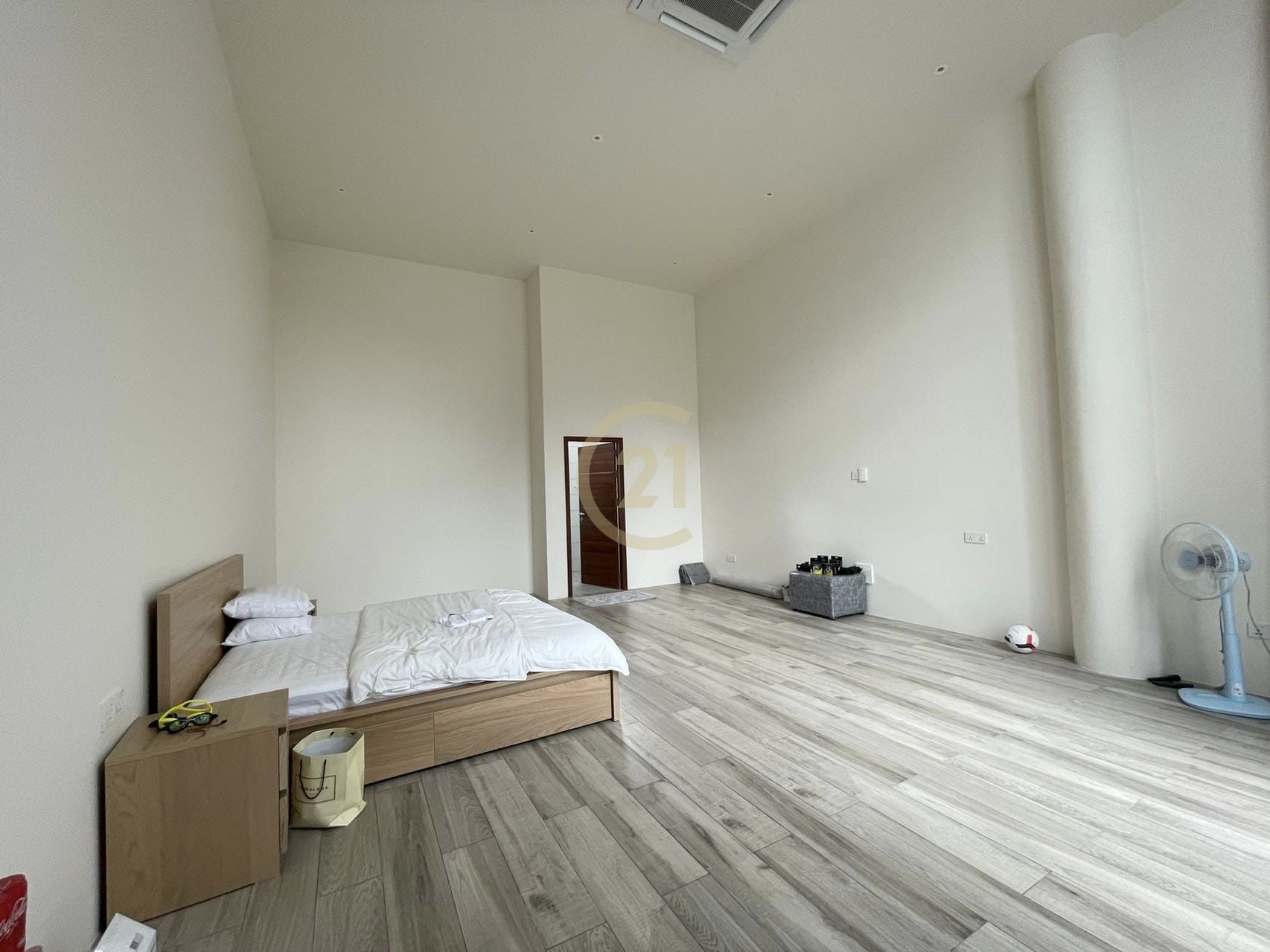 Luxury villa for sale on road 1 with fully furniture