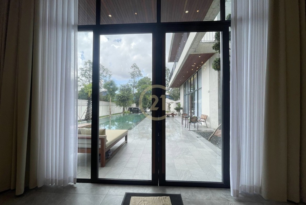Luxury villa for sale on road 1 with fully furniture