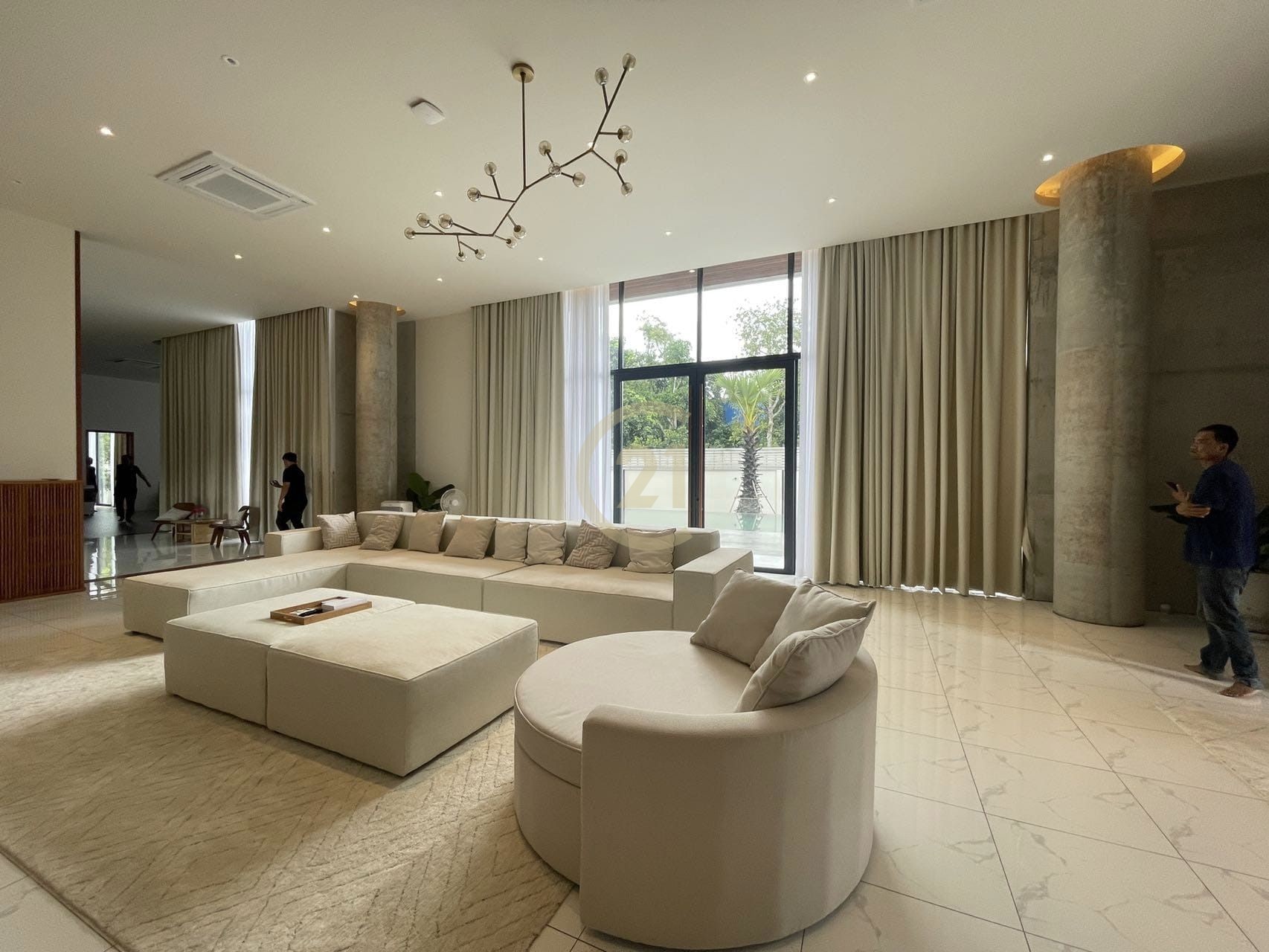 Luxury villa for sale on road 1 with fully furniture