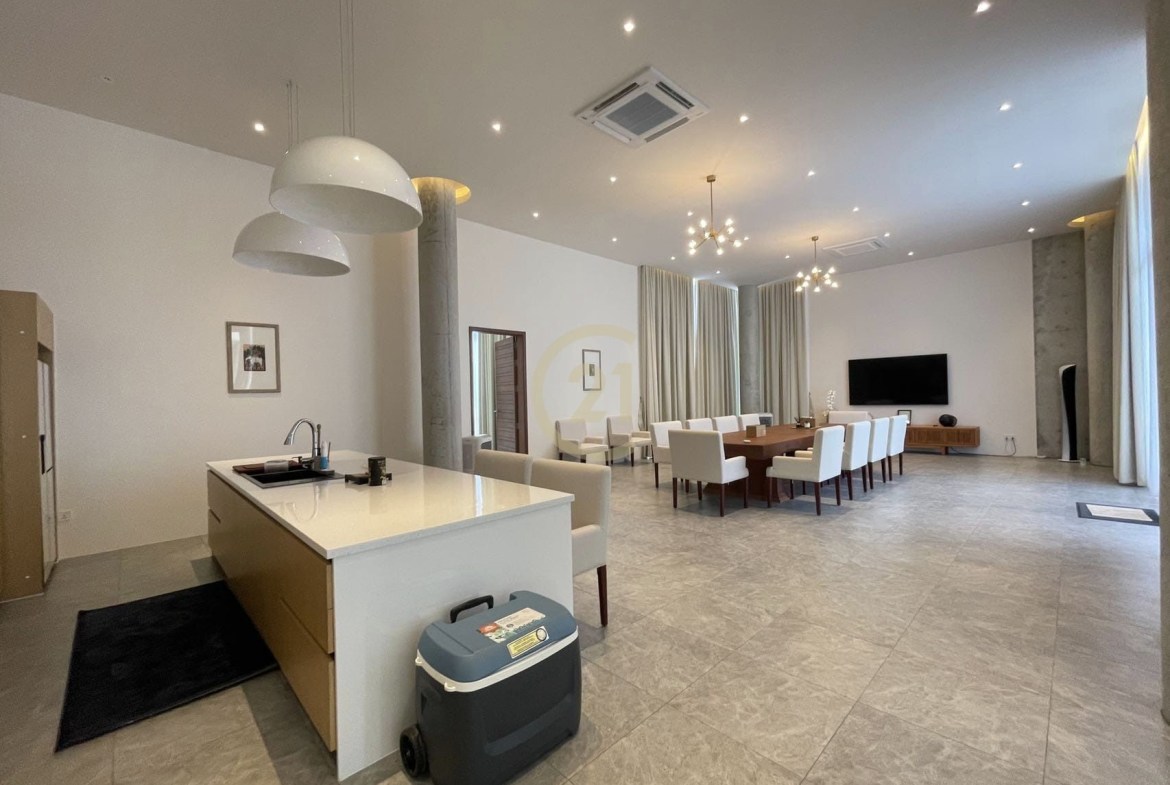 Luxury villa for sale on road 1 with fully furniture