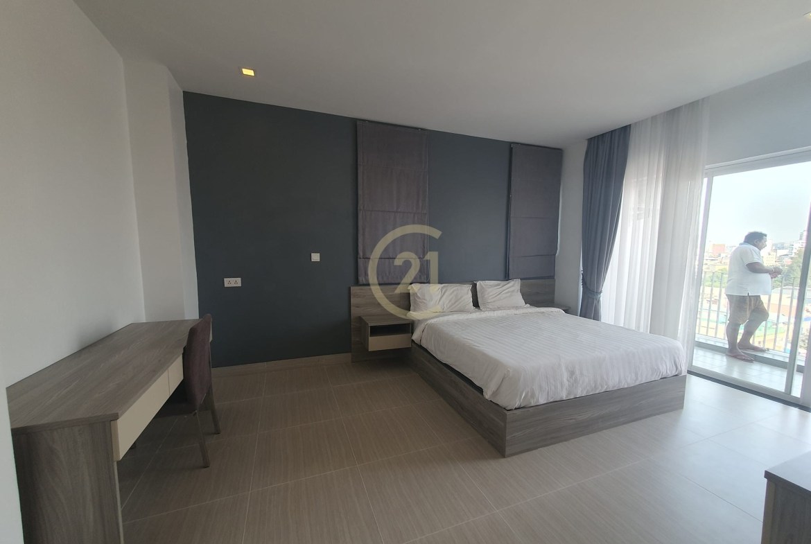 Beautiful 3 bedrooms Penthouse With Fully Furnished (TTP)