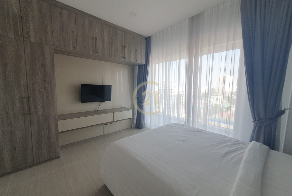 Beautiful 3 bedrooms Penthouse With Fully Furnished (TTP)