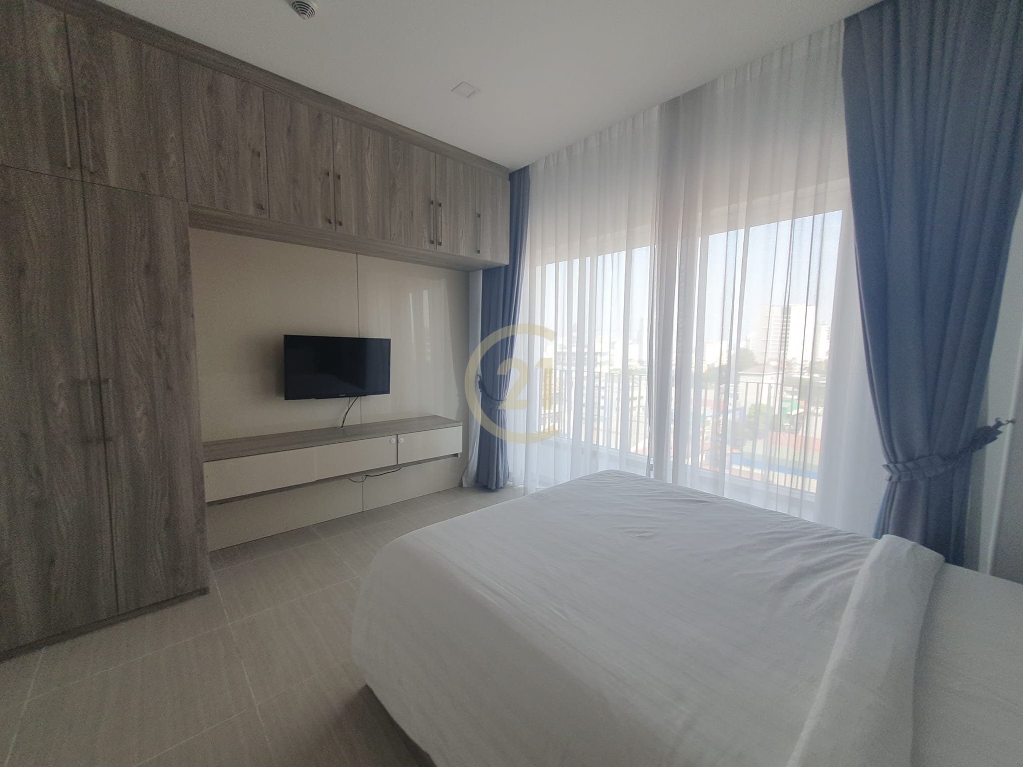 Beautiful 3 bedrooms Penthouse With Fully Furnished (TTP)