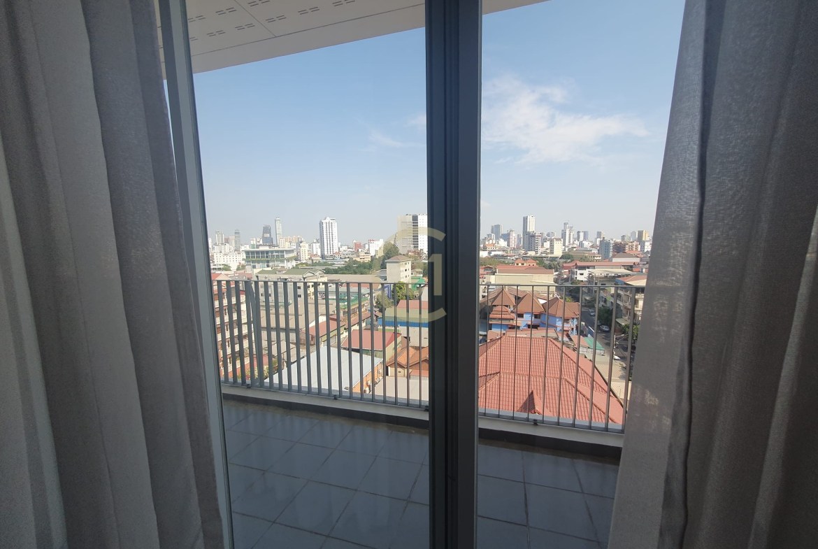 Beautiful 3 bedrooms Penthouse With Fully Furnished (TTP)